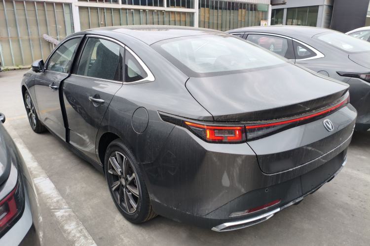 Used CHANGAN Eado 2025 Blue Whale 1.5T 500Bar Prestige Model
