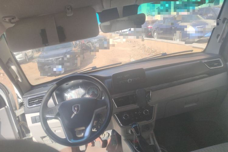 Used Jinbei New Hiace S 2021 1.5L Wealth Central Air-Conditioned Van China VI Standard SWC15M