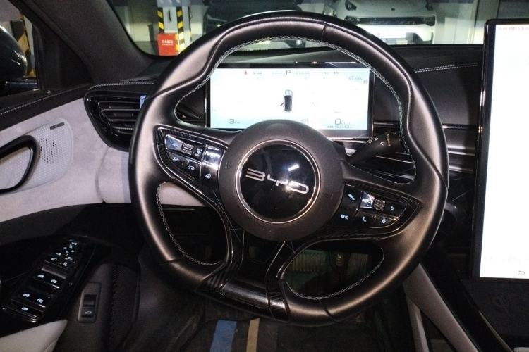 Used BYD Seal 2022 550 km Standard Range Rear-Wheel Drive Prestige Version Steering Wheel