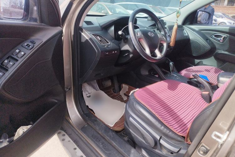 Used Hyundai ix35 2013 2.0L Automatic Two-Wheel Drive Smart GLS China IV Standard
