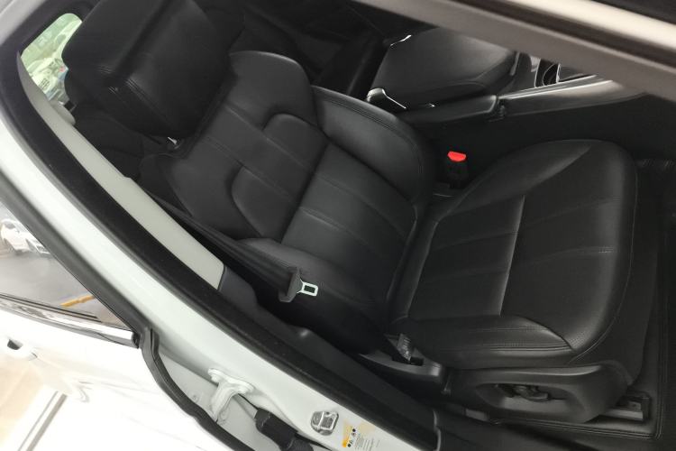 Used Land Rover Range Sport 2017 3.0 SC V6 SE Right Front Seat