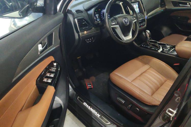 Used Changan CS95 2017 2.0T Two-Wheel Drive Zhituo Edition
