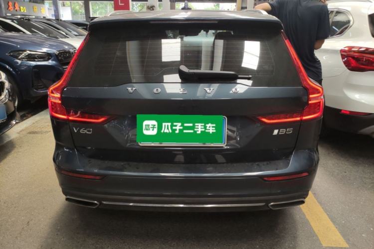 Used Volvo V60 2022 B5 Zhiyuan Luxury Edition Rear