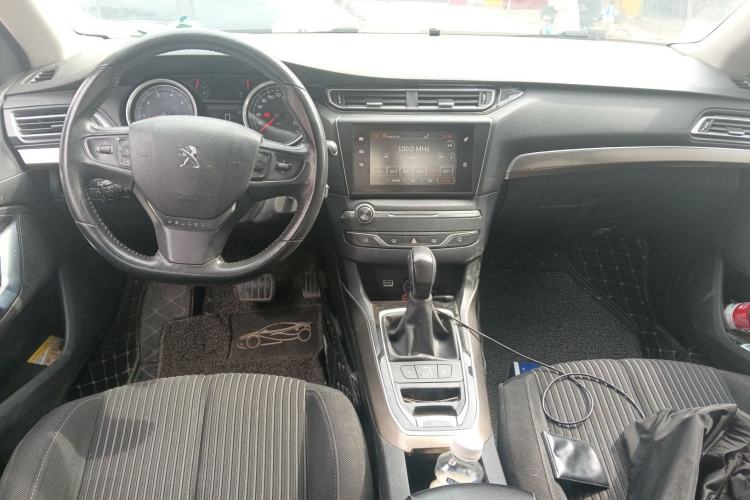 Used Peugeot 408 2014 1.8L Automatic Luxury Edition Center Console