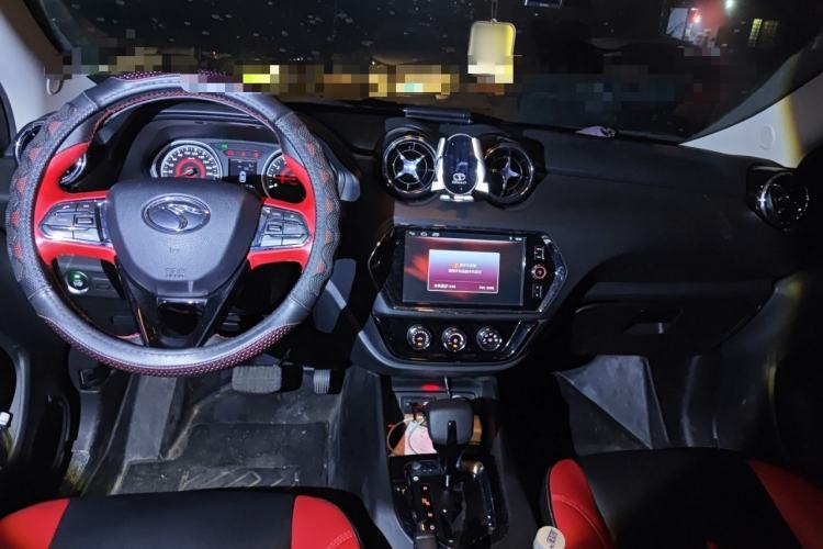 Used Soueast DX3 2016 1.5T SRG CVT Flagship Edition Interior 2