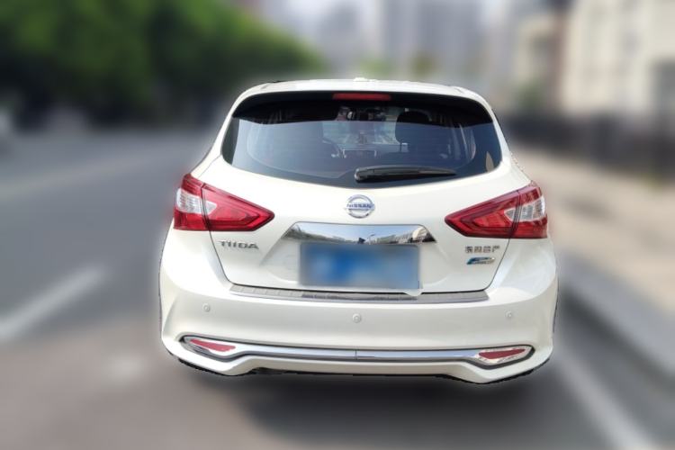 Used Nissan Tiida 2016 1.6L CVT Cool Dynamic Edition