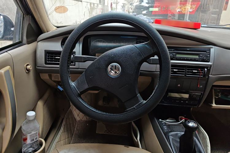 Used Volkswagen Santana Vista 2010 1.6L Manual Comfort Version

