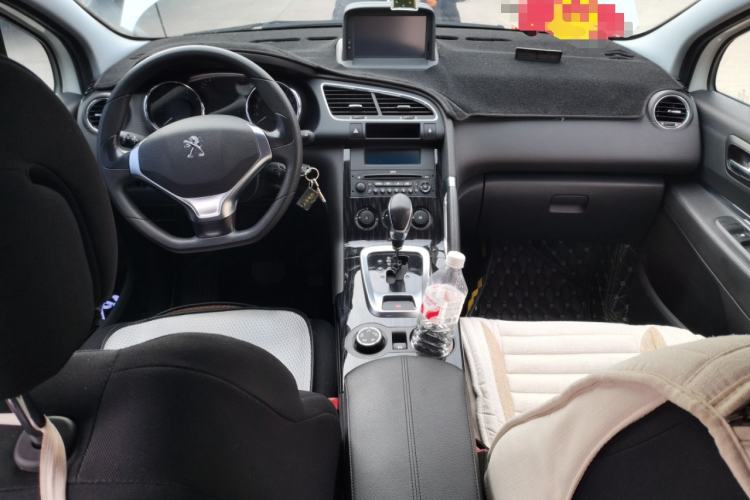 Used Peugeot 3008 2015 1.6THP Automatic Classic Edition Center Console