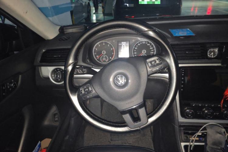 Used Volkswagen Passat 2014 1.8TSI DSG Prestige Edition Steering Wheel