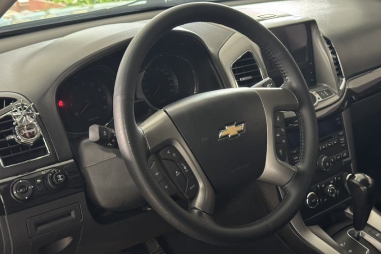 Used Chevrolet Captiva 2017 2.4L 4x4 Flagship Edition 7-Seater
