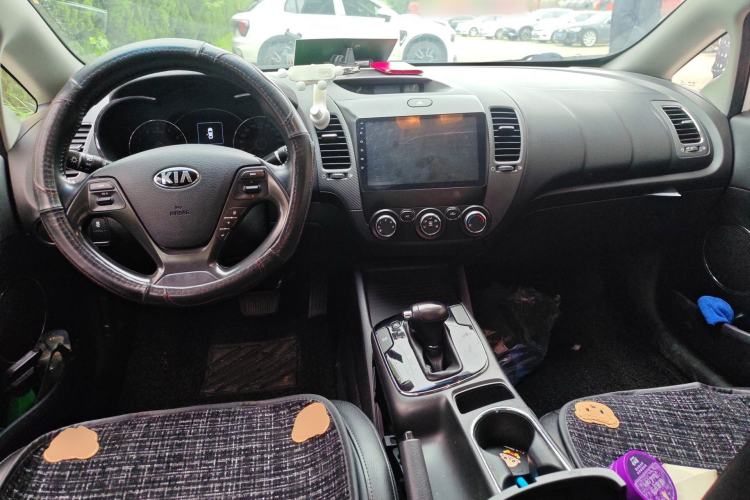 Used Kia K3 2016 1.6L Automatic GLS Center Console