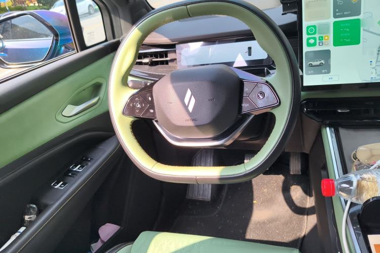 Used Livan 7 2023 605km Hunter Light
