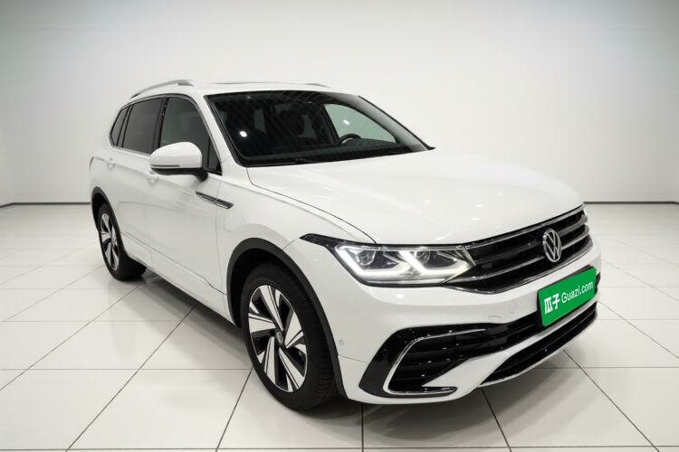 Used Volkswagen Tiguan L 2023 Facelift 380TSI Automatic All-Wheel Drive R-Line Flagship 7-Seater