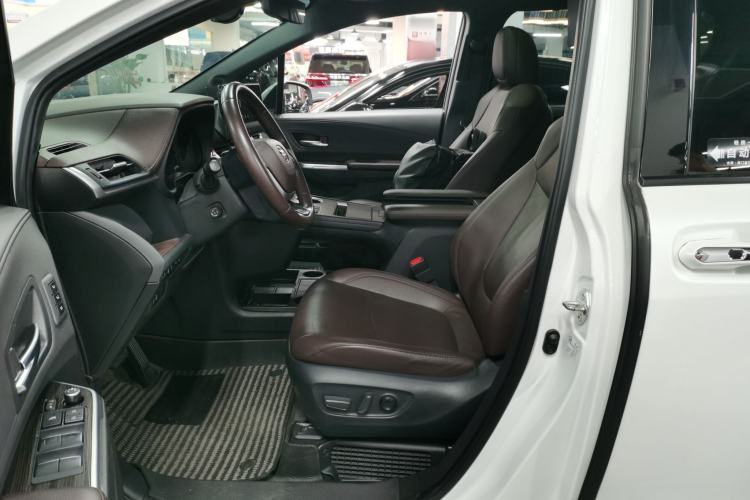 Used Toyota SIENNA 2021 2.5L Hybrid Platinum Edition
