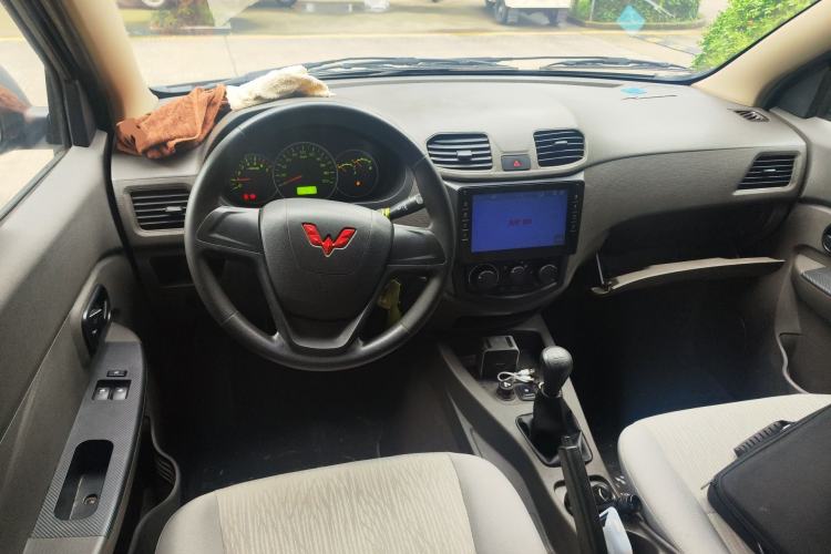 Used Wuling Hongguang 2020 1.2L S Base Model China VI LSI Center Console