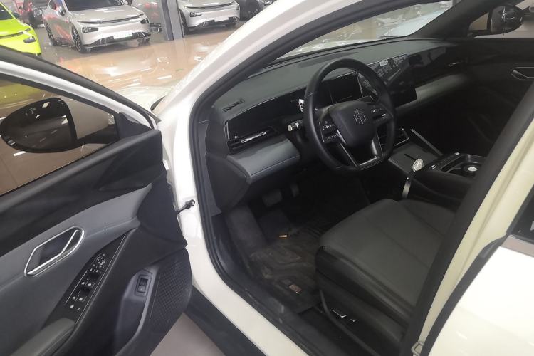 Used BYD Qin L 2025 EV 470KM Leading Edition
