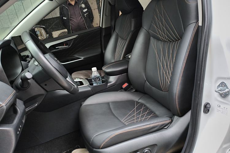 Used Toyota RAV4 2024 Dual-Motor 2.5L E-CVT Two-Wheel Drive Elite Plus Edition Left Front Seat