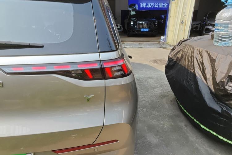 Used AION Y 2022 70 Tech Edition Lithium Iron Phosphate Right Rear Taillight