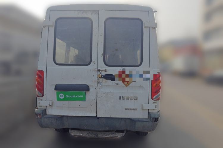 Used Iveco Power Daily 2017 2.5T Classic A32 Mid-Roof 6-7 Seater Bus 47Z5
