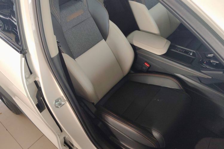 Used Lynk & Co 06 EM-P 2023 1.5T Remix PHEV Pro