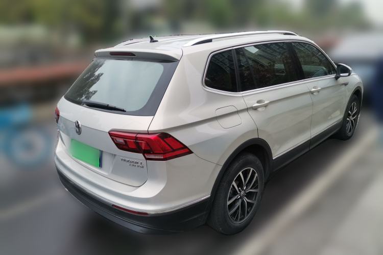 Used Volkswagen Tiguan L 2017 330TSI Automatic Two-Wheel Drive Comfort Edition Rear Right 45 Deg