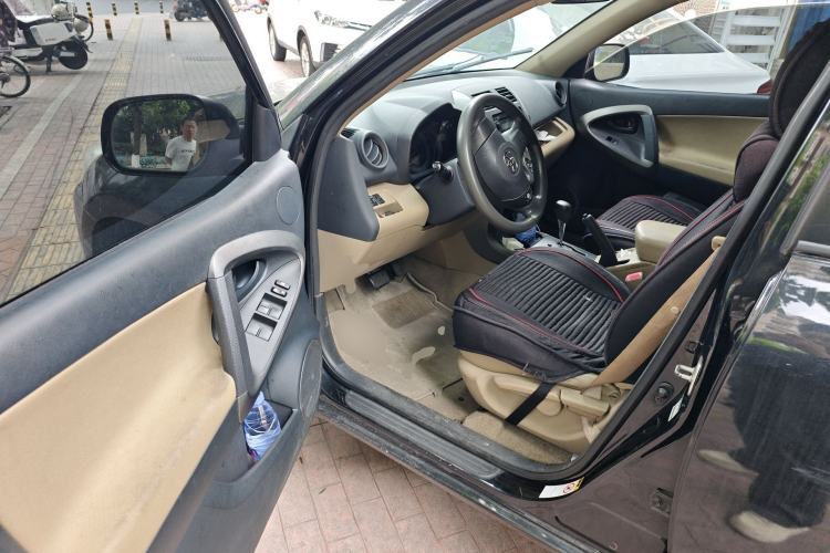 Used Toyota RAV4 2011 2.0L Automatic Classic Edition
