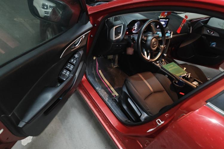 Used Mazda 3 Axela 2019 Cloud-Controlled Sedan 1.5L Automatic Luxury Model China VI Standard Driver Seat