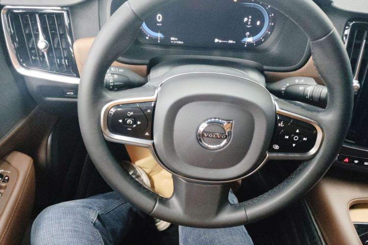 Used Volvo S90 2023 B5 Zhiyi Luxury Edition
