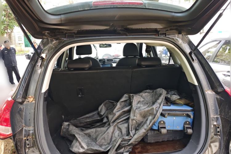 Used Haval H2 2018 Chuanxiang Edition Blue Badge 1.5T Dual-Clutch Two-Wheel Drive Fashionable Model Trunk