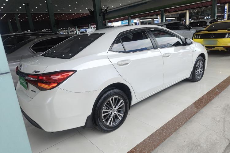 Used Toyota Levin 2016 Dual-Engine 1.8H GS E-CVT Elite Model with Sunroof Rear Right 45 Deg