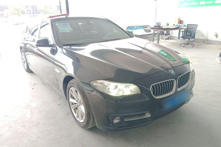 Used BMW 5 Series 2014 520Li Elegant Model Front Right 45 Deg