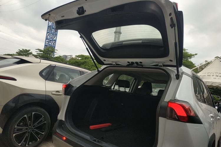 Used Toyota RAV4 2023 2.0L CVT Two-Wheel Drive Fashion Plus Edition Trunk