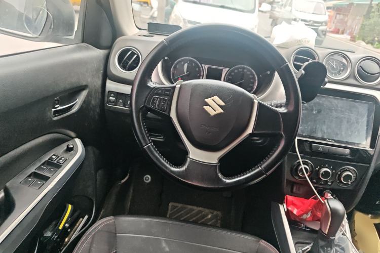 Used Suzuki Vitara 2016 1.4T Automatic Two-Wheel Drive Elite Model Steering Wheel