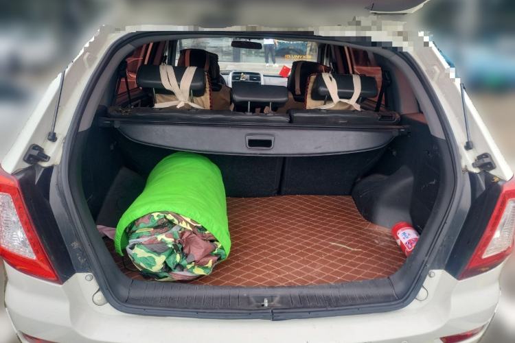 Used Lifan Auto X60 2015 1.8L CVT Luxury Model China V Standard Trunk