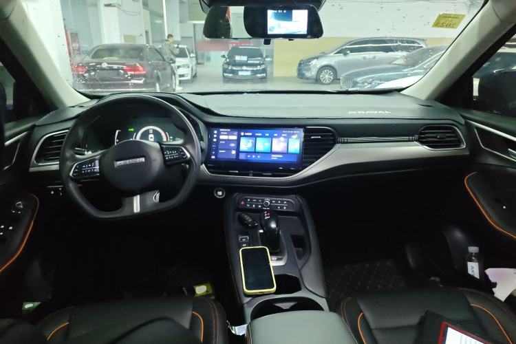 Used Haval F7 2021 1.5T Two-Wheel Drive i-Type Center Console