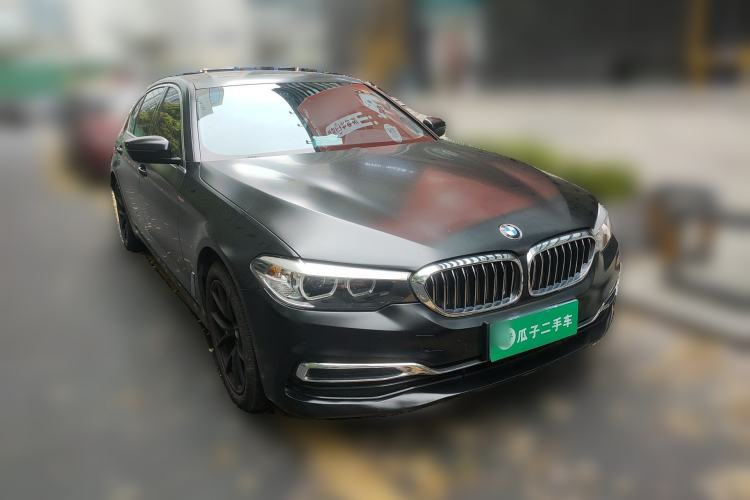 Used BMW 5 Series 2020 525Li Luxury Package Front Right 45 Deg