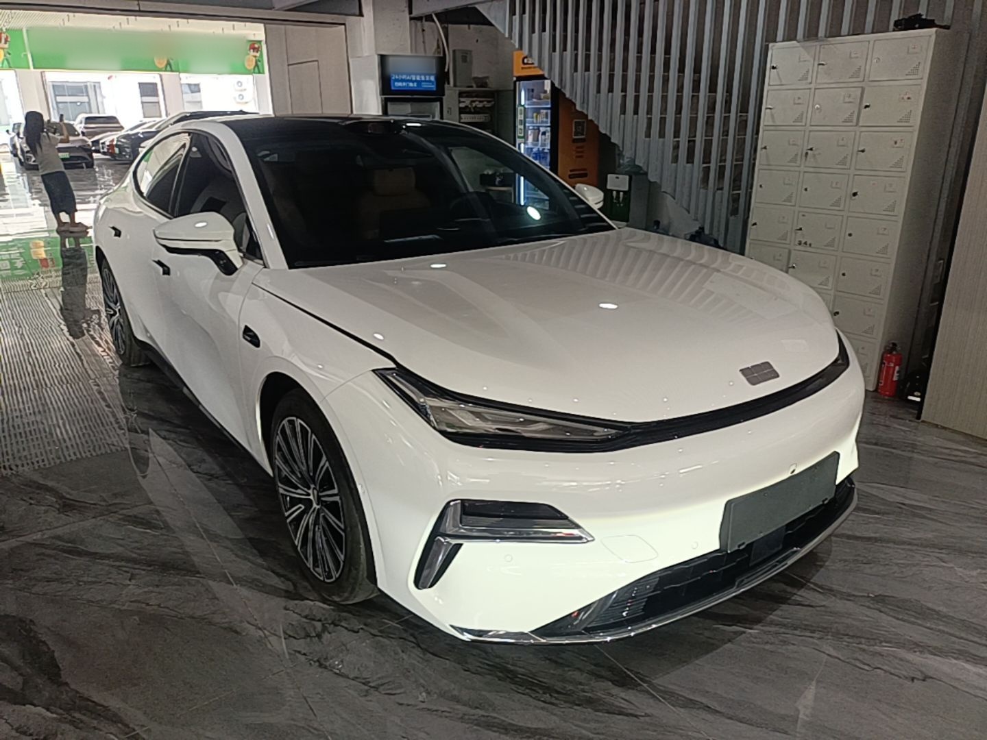 Geely Galaxy 8 2025 130km EM-P Starship Edition — снимка 3