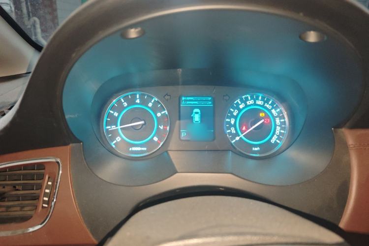 Used JAC Group Refine M5 2016 2.0T Gasoline Automatic Business Edition
