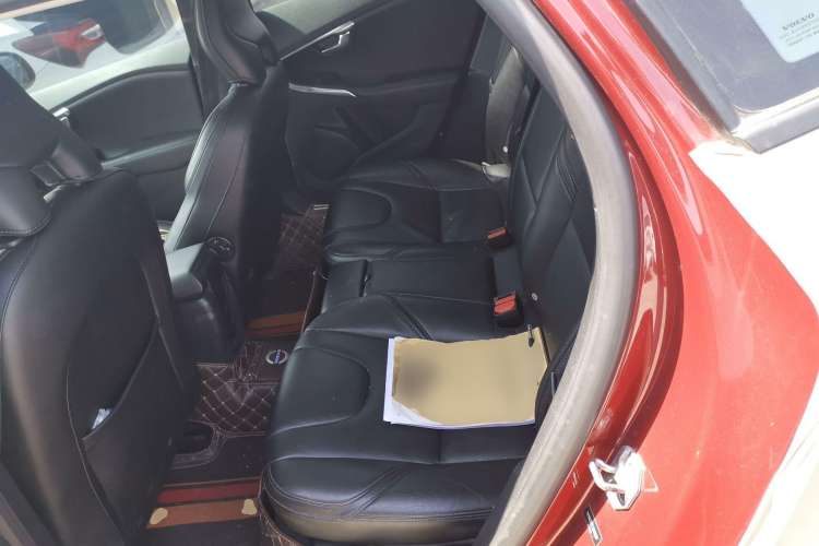 Used Volvo V40 2017 T3 Zhiyi Edition
