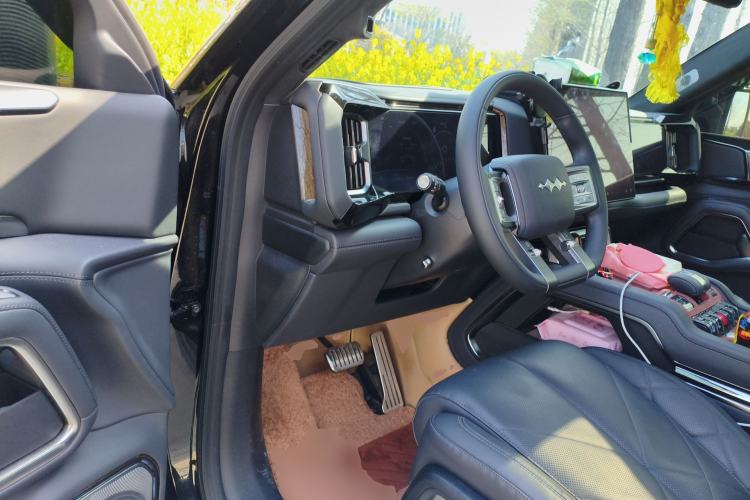 Used Formula Leopard 8 2025 Smart & Brave Flagship Edition 7 Seats
