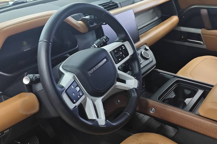 Used Land Rover Defender 2023 Facelift 110 3.0T P400 Dark Edition
