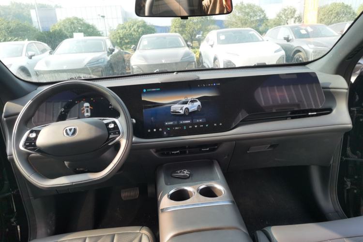 Used CHANGAN CS75 PLUS 2025 4th Generation UItra 2.0T New Blue Whale Smart Intelligent Powertrain Version
