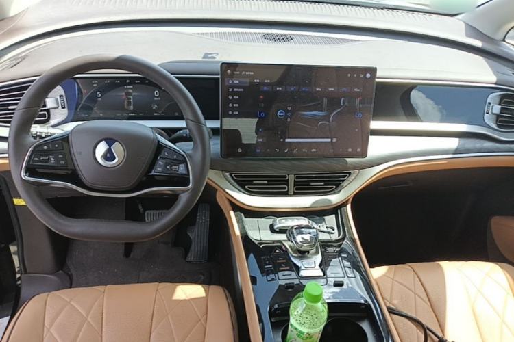 Used Denza D9 2024 DM-i 1050 Luxury Model
