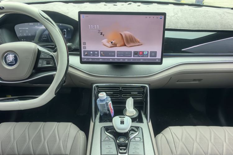 Used BYD Tang New Energy 2025 DM-i 115KM Prestige Model Interior 3