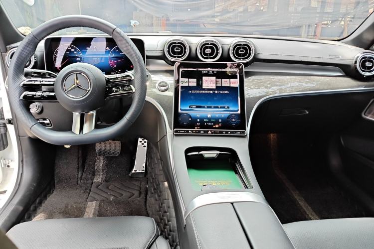 Used Mercedes-Benz C-Class 2025 Refresh C 260 L Night Edition Sports Version Center Console