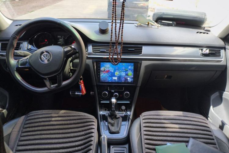 Used Volkswagen C-TREK 2017 230TSI DSG Comfort Version Center Console