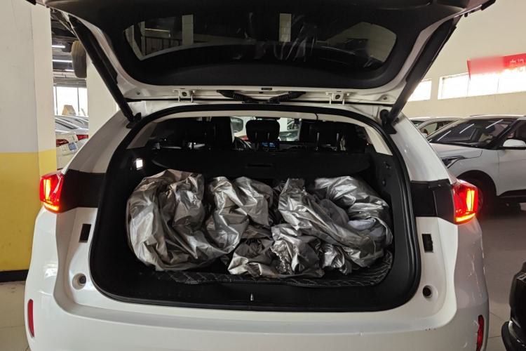 Used Wey VV7 2017 2.0T Ultra-Luxury Version Trunk