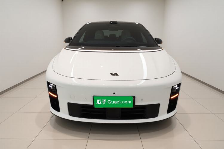 Used Li Auto i6 2025 Model Two-Wheel-Drive Standard Type
