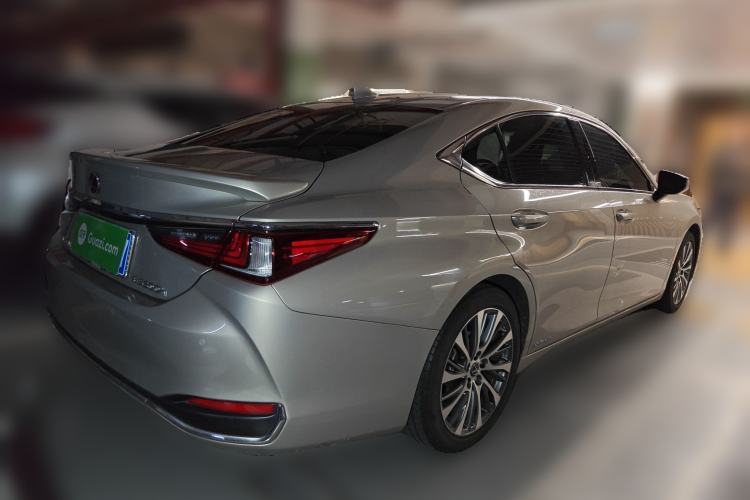 Used Lexus ES 2018 300h Premium Edition China V Standard
