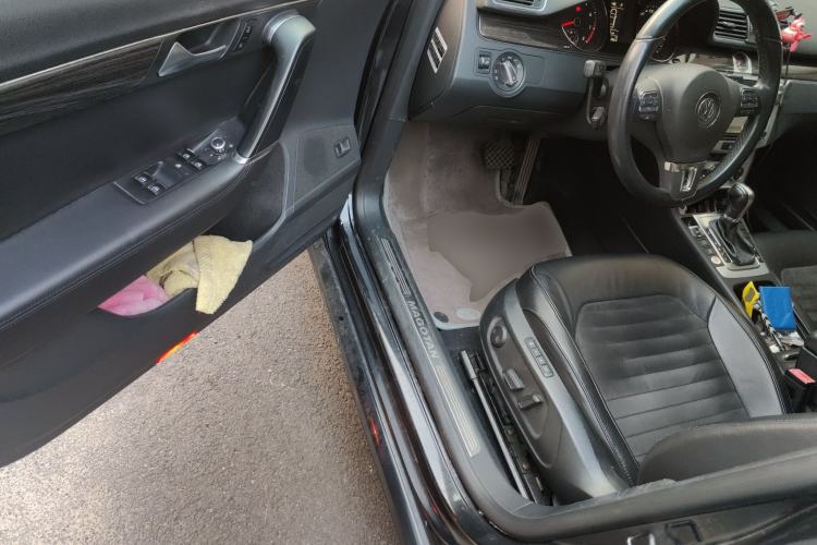 Used Volkswagen Magotan 2012 Facelift 1.8TSI Prestige Model Driver Seat